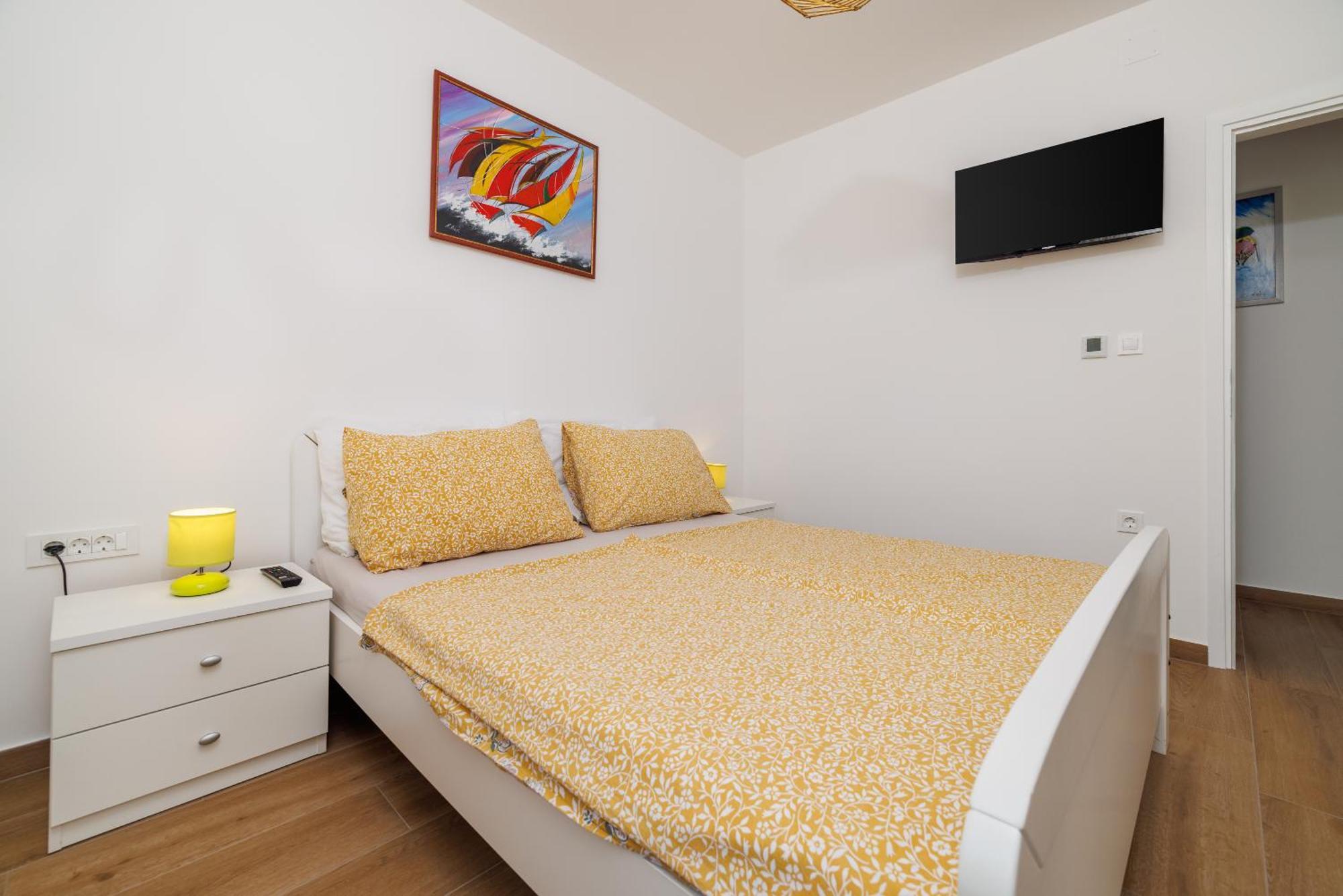 Apartmani Viktorija Jadranovo Exterior photo