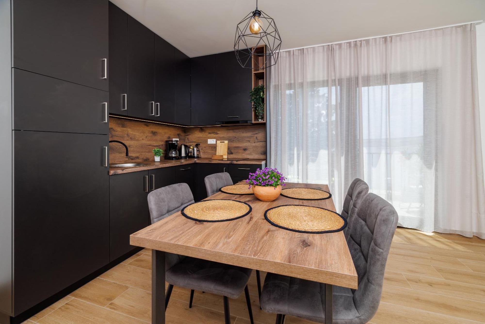 Apartmani Viktorija Jadranovo Exterior photo