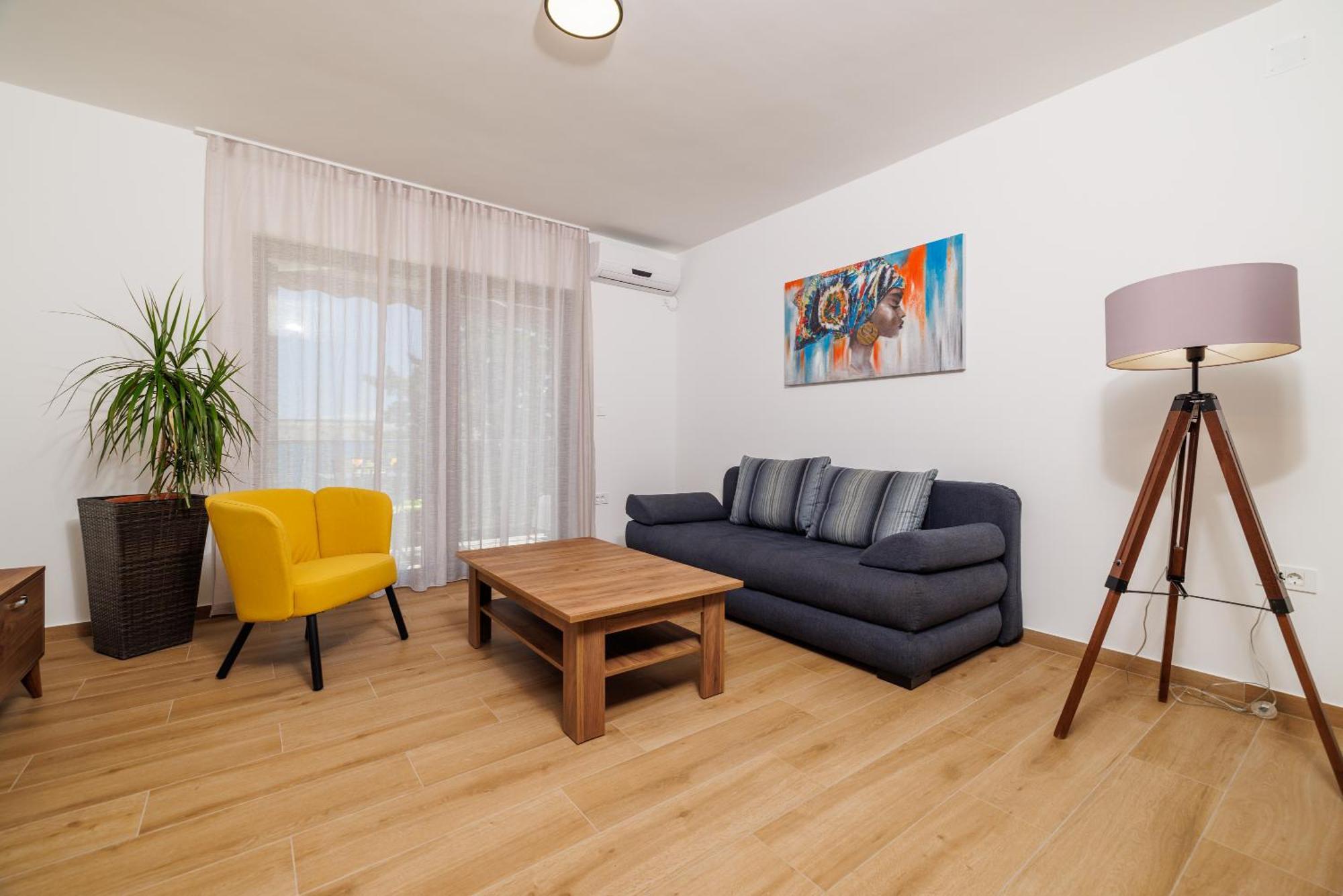 Apartmani Viktorija Jadranovo Exterior photo