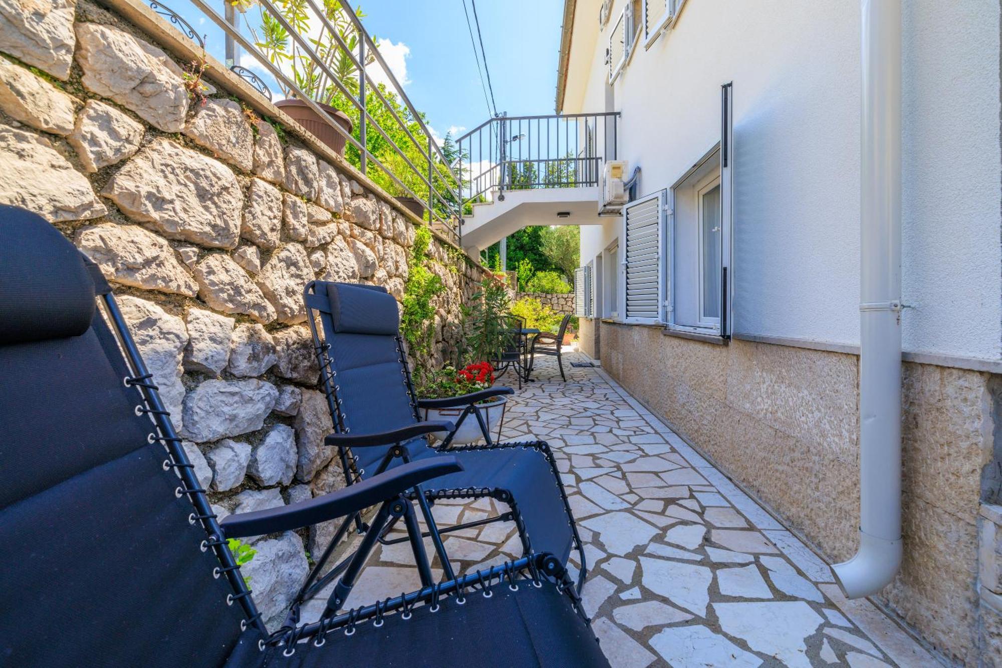 Apartmani Viktorija Jadranovo Exterior photo