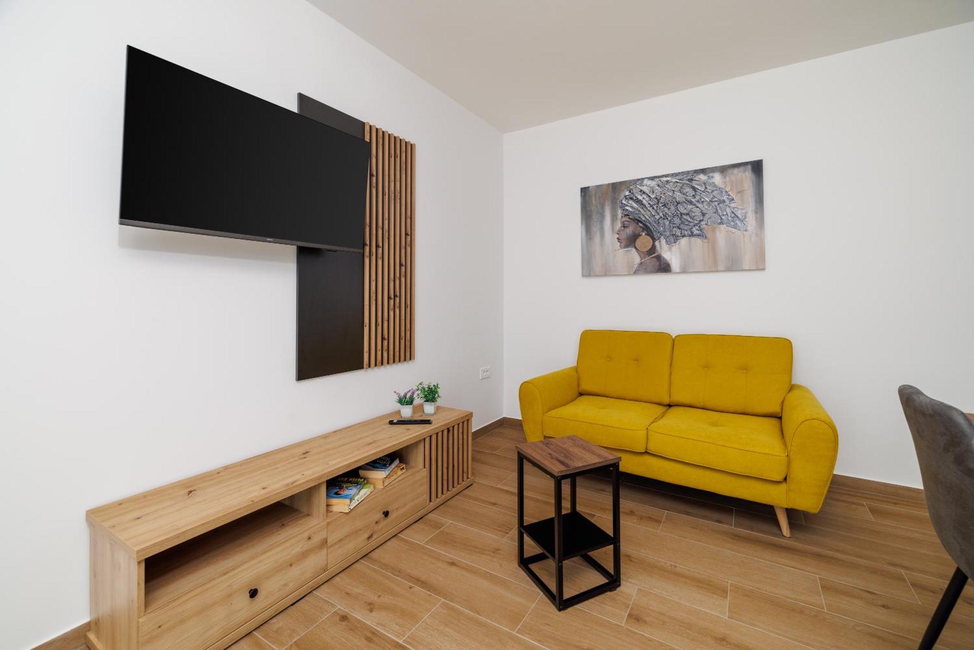 Apartmani Viktorija Jadranovo Exterior photo