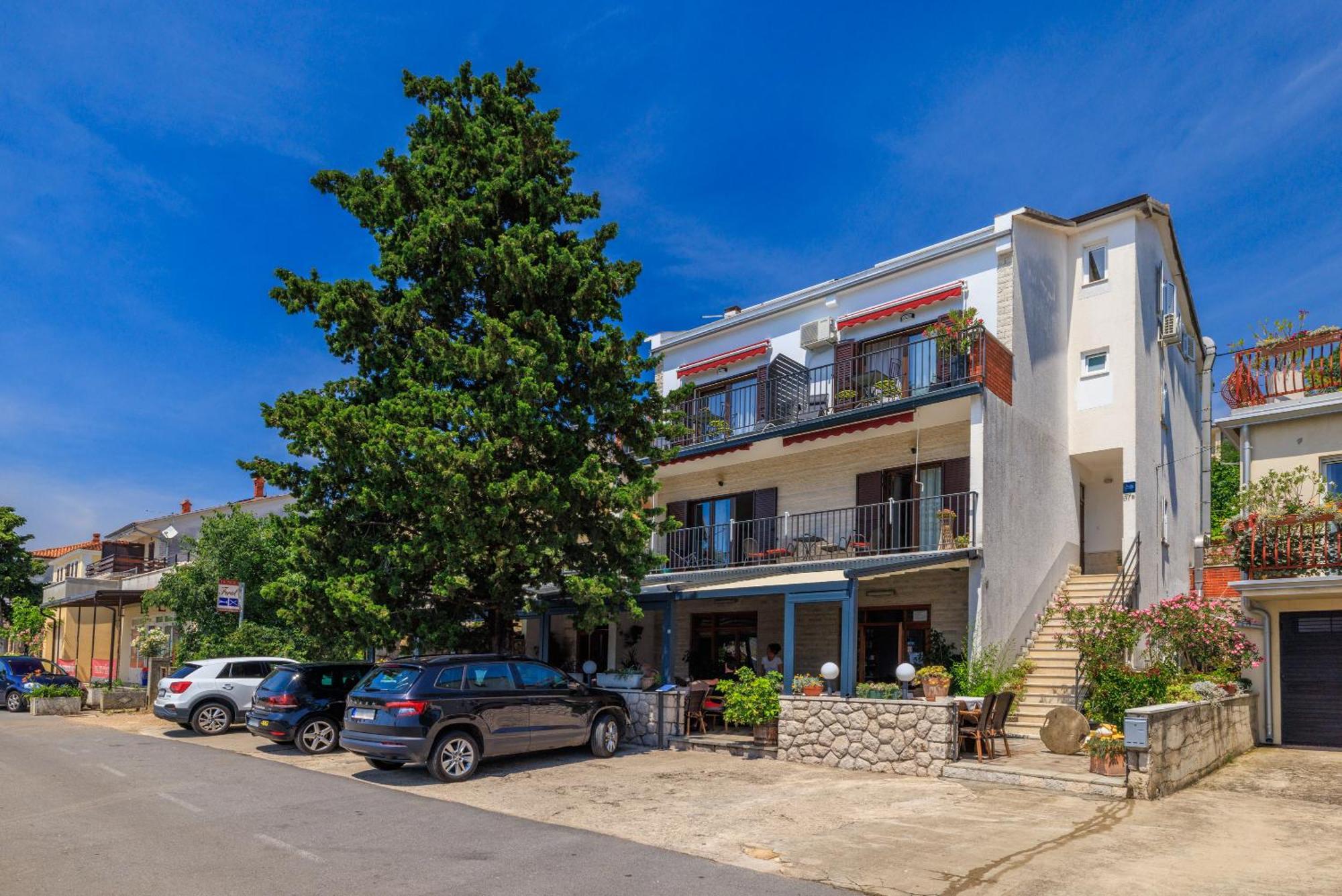 Apartmani Viktorija Jadranovo Exterior photo